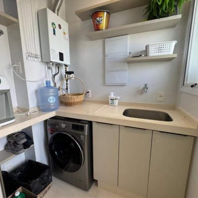 Cobertura com 166m², 3 quartos, 1 suíte, 2 garagens, no bairro Jurerê em Florianópolis