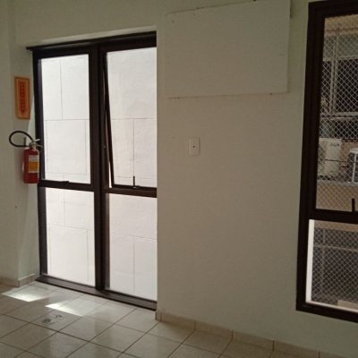 Sala com 57m², no bairro Centro em Florianópolis
