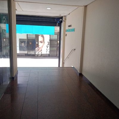 Sala com 57m², no bairro Centro em Florianópolis