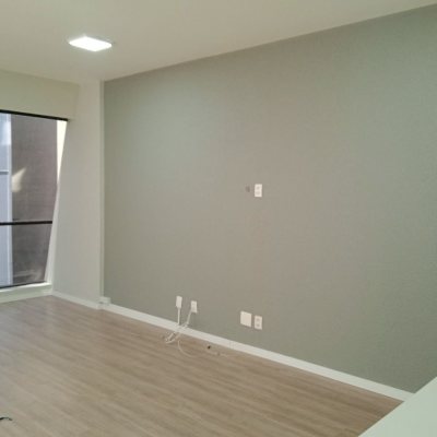 Sala com 57m², no bairro Centro em Florianópolis