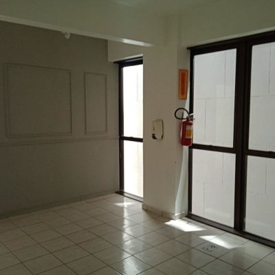 Sala com 57m², no bairro Centro em Florianópolis