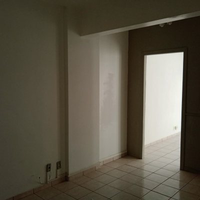 Sala com 57m², no bairro Centro em Florianópolis