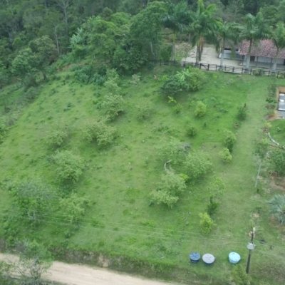 Terreno Comercial/Residencial com 640m², no bairro Centro em Tijucas