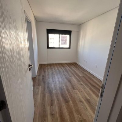 Apartamentos com 154m², 4 quartos (sendo 4 suítes), 2 garagens, no bairro Floresta em São José
