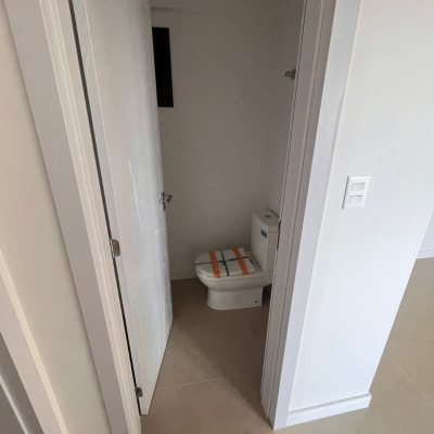 Apartamentos com 154m², 4 quartos (sendo 4 suítes), 2 garagens, no bairro Floresta em São José