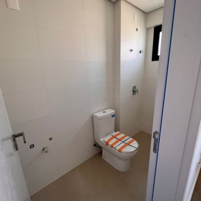 Apartamentos com 154m², 4 quartos (sendo 4 suítes), 2 garagens, no bairro Floresta em São José