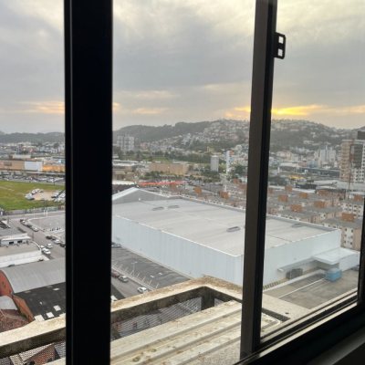 Apartamentos com 57m², 2 quartos, 1 garagem, no bairro Barreiros em São José