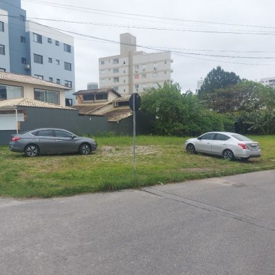 Terreno Inativo com 871m², no bairro Pagani em Palhoça