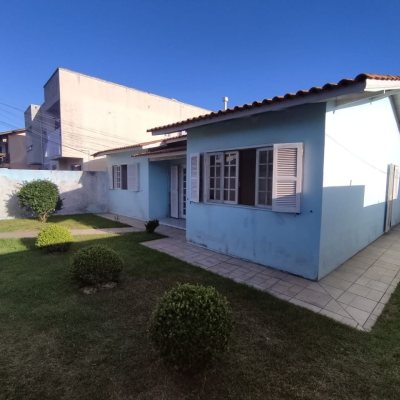 Casa Residencial com 178m², 3 quartos, 1 suíte, 2 garagens, no bairro Ingleses do Rio Vermelho em Florianópolis