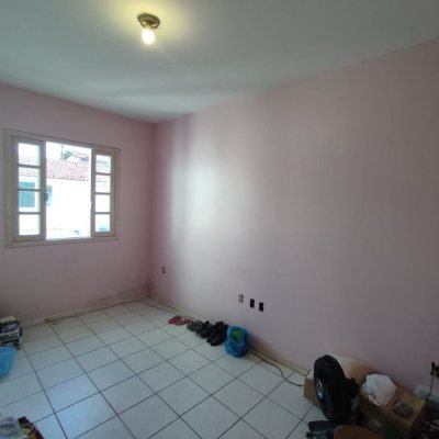 Casa Residencial com 178m², 3 quartos, 1 suíte, 2 garagens, no bairro Ingleses do Rio Vermelho em Florianópolis