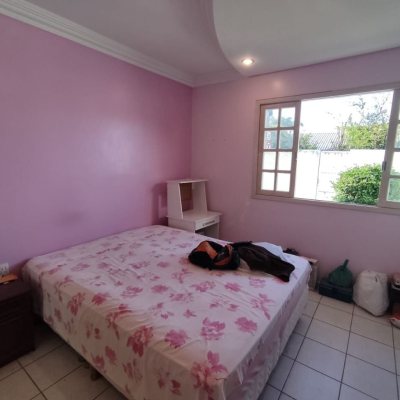 Casa Residencial com 178m², 3 quartos, 1 suíte, 2 garagens, no bairro Ingleses do Rio Vermelho em Florianópolis