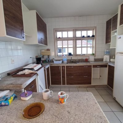 Casa Residencial com 178m², 3 quartos, 1 suíte, 2 garagens, no bairro Ingleses do Rio Vermelho em Florianópolis