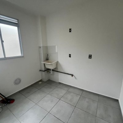 Apartamentos com 40m², 2 quartos, 1 garagem, no bairro Forquilhas em São José