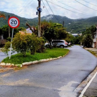 Casa Residencial com 99m², 2 quartos, 1 garagem, no bairro Vargem Do Bom Jesus em Florianópolis