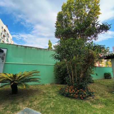 Apartamentos com 73m², 2 quartos, 1 garagem, no bairro Itacorubi em Florianópolis