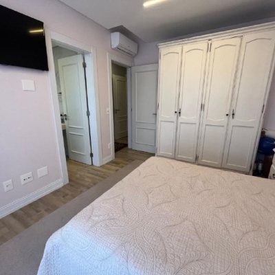 Apartamentos com 181m², 3 quartos, 3 suítes, 3 garagens, no bairro Centro em Florianópolis