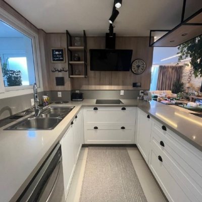 Apartamentos com 181m², 3 quartos, 3 suítes, 3 garagens, no bairro Centro em Florianópolis