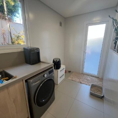 Apartamentos com 181m², 3 quartos, 3 suítes, 3 garagens, no bairro Centro em Florianópolis