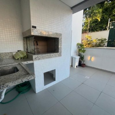Apartamentos com 181m², 3 quartos, 3 suítes, 3 garagens, no bairro Centro em Florianópolis
