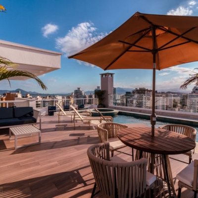 Apartamentos com 181m², 3 quartos, 3 suítes, 3 garagens, no bairro Centro em Florianópolis