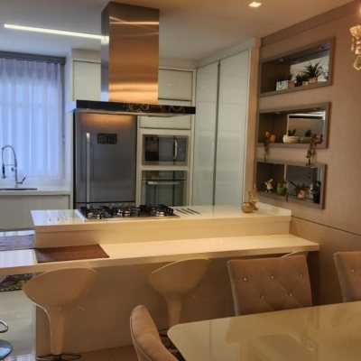 Apartamentos com 102m², 3 quartos, 1 suíte, 2 garagens, no bairro Estreito em Florianópolis