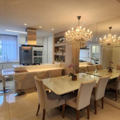 Apartamentos com 102m², 3 quartos, 1 suíte, 2 garagens, no bairro Estreito em Florianópolis