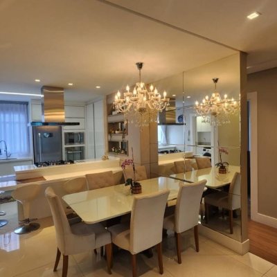 Apartamentos com 102m², 3 quartos, 1 suíte, 2 garagens, no bairro Estreito em Florianópolis