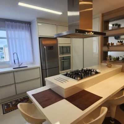 Apartamentos com 102m², 3 quartos, 1 suíte, 2 garagens, no bairro Estreito em Florianópolis