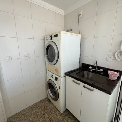 Cobertura com 104m², 2 quartos, 1 suíte, 2 garagens, no bairro Centro em Florianópolis