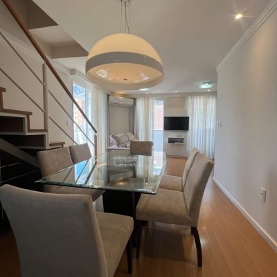 Cobertura com 104m², 2 quartos, 1 suíte, 2 garagens, no bairro Centro em Florianópolis