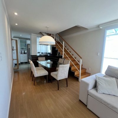 Cobertura com 104m², 2 quartos, 1 suíte, 2 garagens, no bairro Centro em Florianópolis