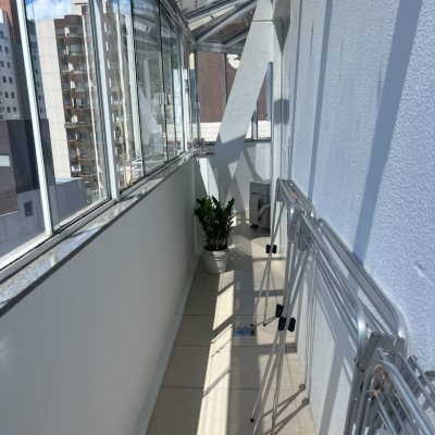 Cobertura com 104m², 2 quartos, 1 suíte, 2 garagens, no bairro Centro em Florianópolis