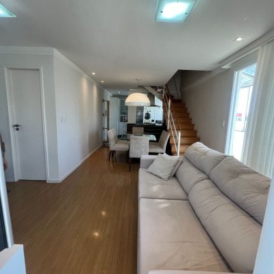 Cobertura com 104m², 2 quartos, 1 suíte, 2 garagens, no bairro Centro em Florianópolis