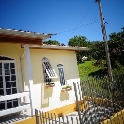 Casa Residencial com 115m², 5 quartos, 1 suíte, no bairro Saco Dos Limões em Florianópolis