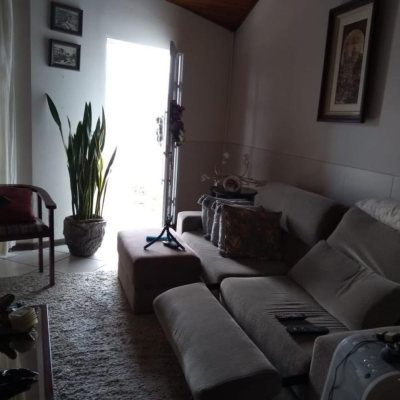 Casa Residencial com 115m², 5 quartos, 1 suíte, no bairro Saco Dos Limões em Florianópolis