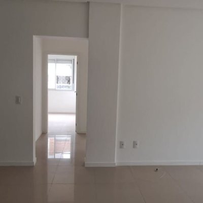 Apartamentos com 91m², 3 quartos, 1 suíte, 2 garagens, no bairro Córrego Grande em Florianópolis