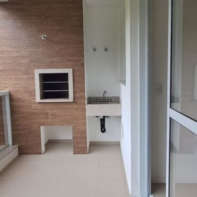 Apartamentos com 91m², 3 quartos, 1 suíte, 2 garagens, no bairro Córrego Grande em Florianópolis