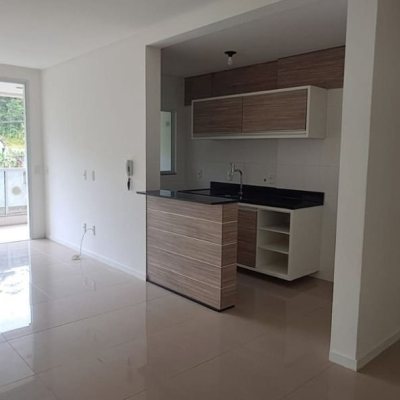 Apartamentos com 91m², 3 quartos, 1 suíte, 2 garagens, no bairro Córrego Grande em Florianópolis