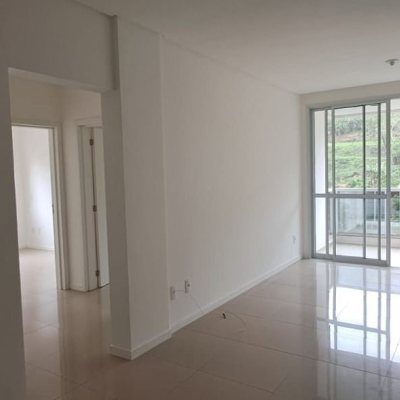 Apartamentos com 91m², 3 quartos, 1 suíte, 2 garagens, no bairro Córrego Grande em Florianópolis