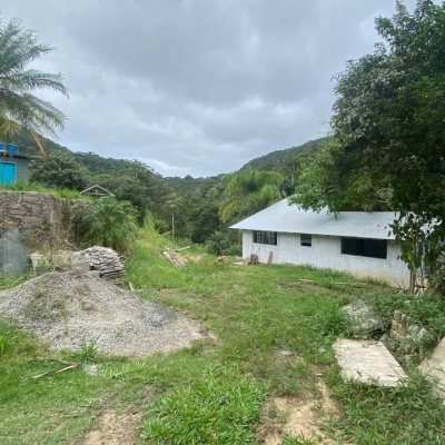 Sitio com 180m², 3 quartos (sendo 1 suíte), no bairro Vargem Grande em Florianópolis