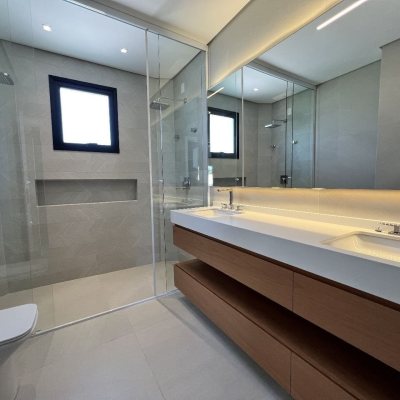 Casa em Condomínio com 261m², 4 quartos, 4 suítes, 4 garagens, no bairro São João Do Rio Vermelho em Florianópolis