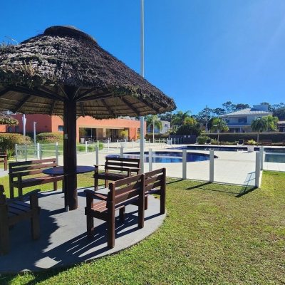 Casa em Condomínio com 261m², 4 quartos, 4 suítes, 4 garagens, no bairro São João Do Rio Vermelho em Florianópolis