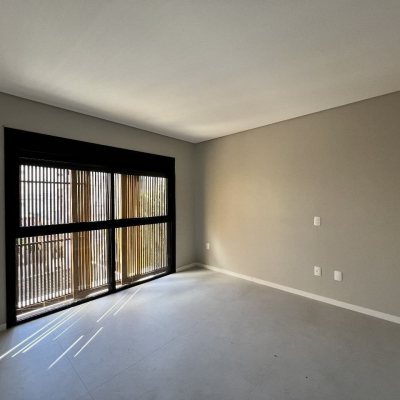 Casa Residencial com 1m², 3 quartos, 1 suíte, 2 garagens, no bairro Ingleses do Rio Vermelho em Florianópolis