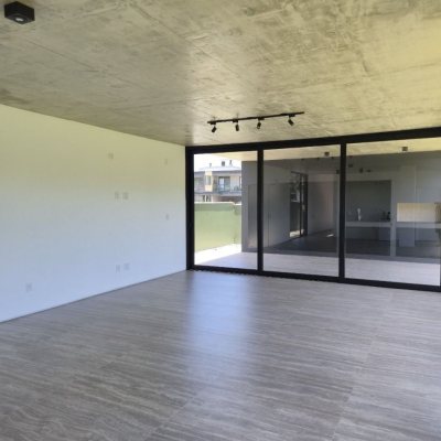 Casa em Condomínio com 265m², 4 quartos (sendo 4 suítes), 6 garagens, no bairro São João Do Rio Vermelho em Florianópolis