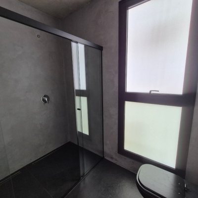 Casa em Condomínio com 265m², 4 quartos (sendo 4 suítes), 6 garagens, no bairro São João Do Rio Vermelho em Florianópolis