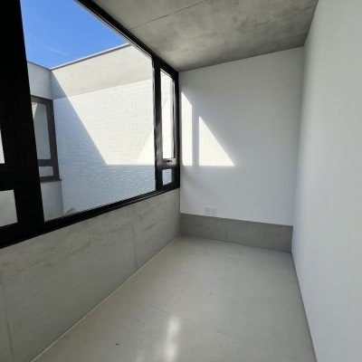 Casa Residencial com 183m², 3 quartos, 3 suítes, 2 garagens, no bairro Ingleses do Rio Vermelho em Florianópolis