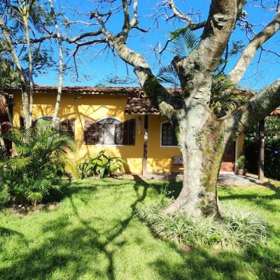 Casa Residencial com 180m², 3 quartos, 1 suíte, 5 garagens, no bairro Campeche em Florianópolis