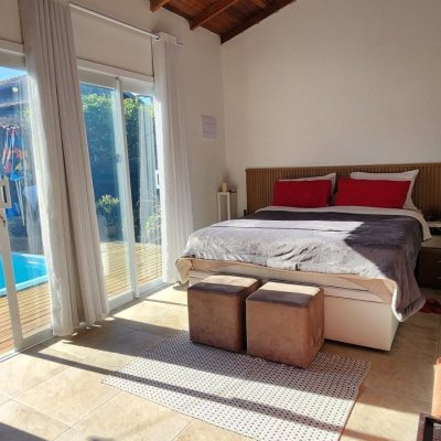 Casa Residencial com 180m², 3 quartos, 1 suíte, 5 garagens, no bairro Campeche em Florianópolis