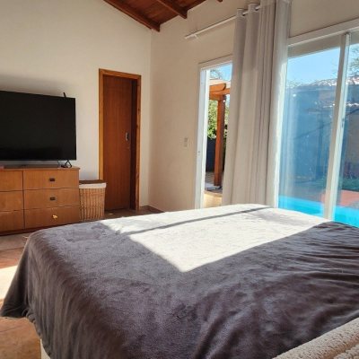 Casa Residencial com 180m², 3 quartos, 1 suíte, 5 garagens, no bairro Campeche em Florianópolis