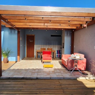 Casa Residencial com 180m², 3 quartos, 1 suíte, 5 garagens, no bairro Campeche em Florianópolis